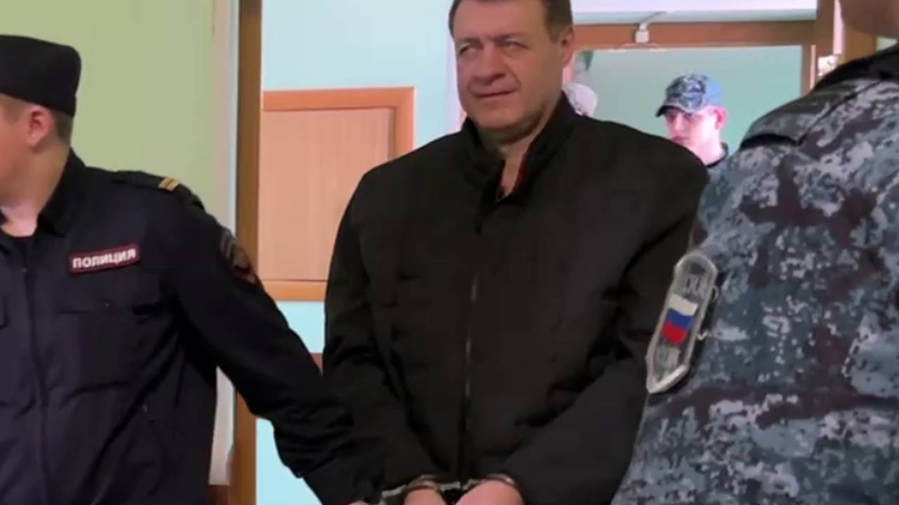 Экс-замгубернатора Курской области Дедов сознался в получении взяток