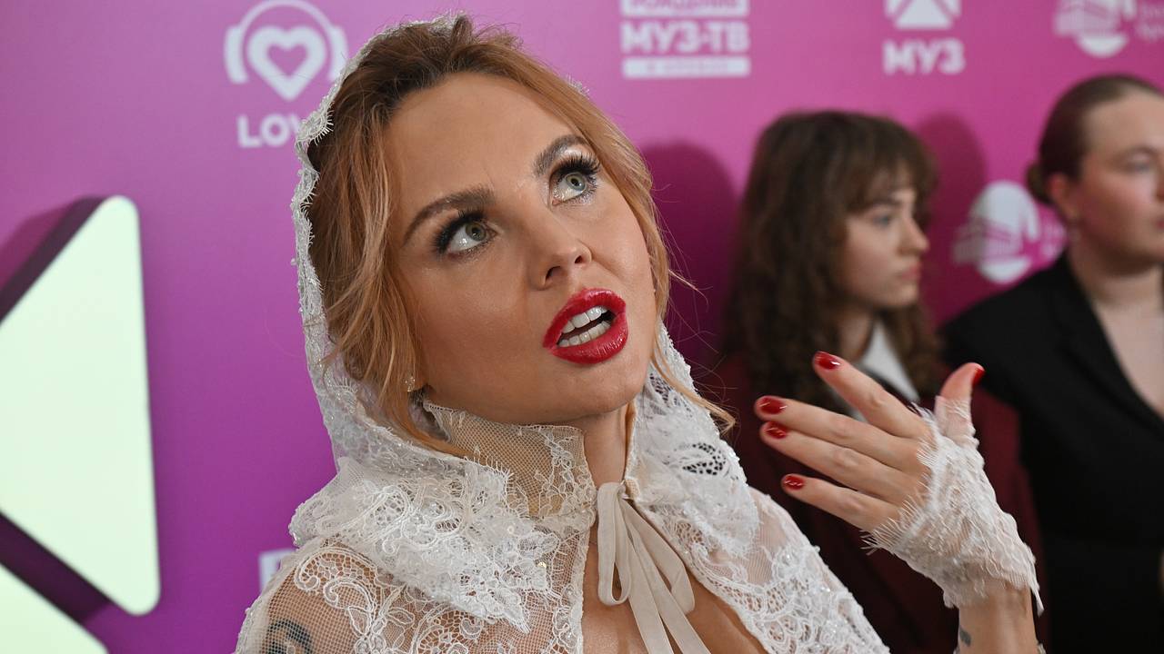 В сети оценили внешность отметившей 17-летие дочери певицы МакSим