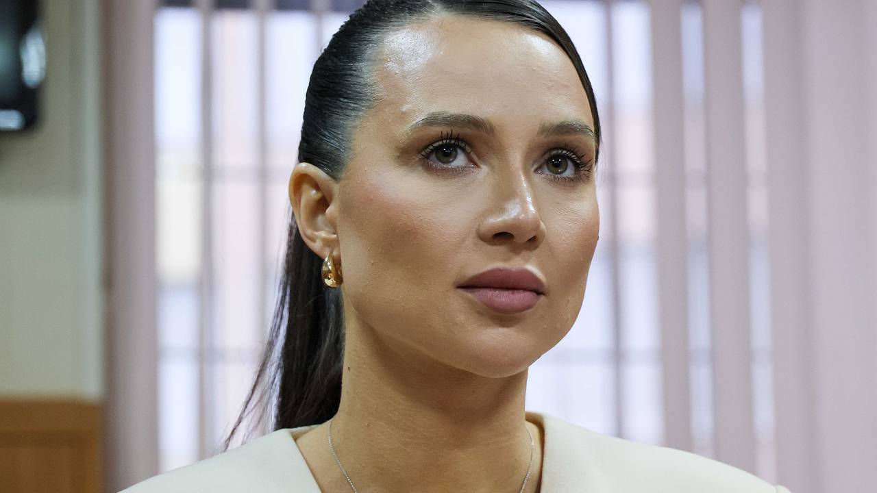 Раскрыты подробности о состоянии и лечении заболевшей раком Лерчек Раскрыты подробности о состоянии и лечении заболевшей раком Лерчек