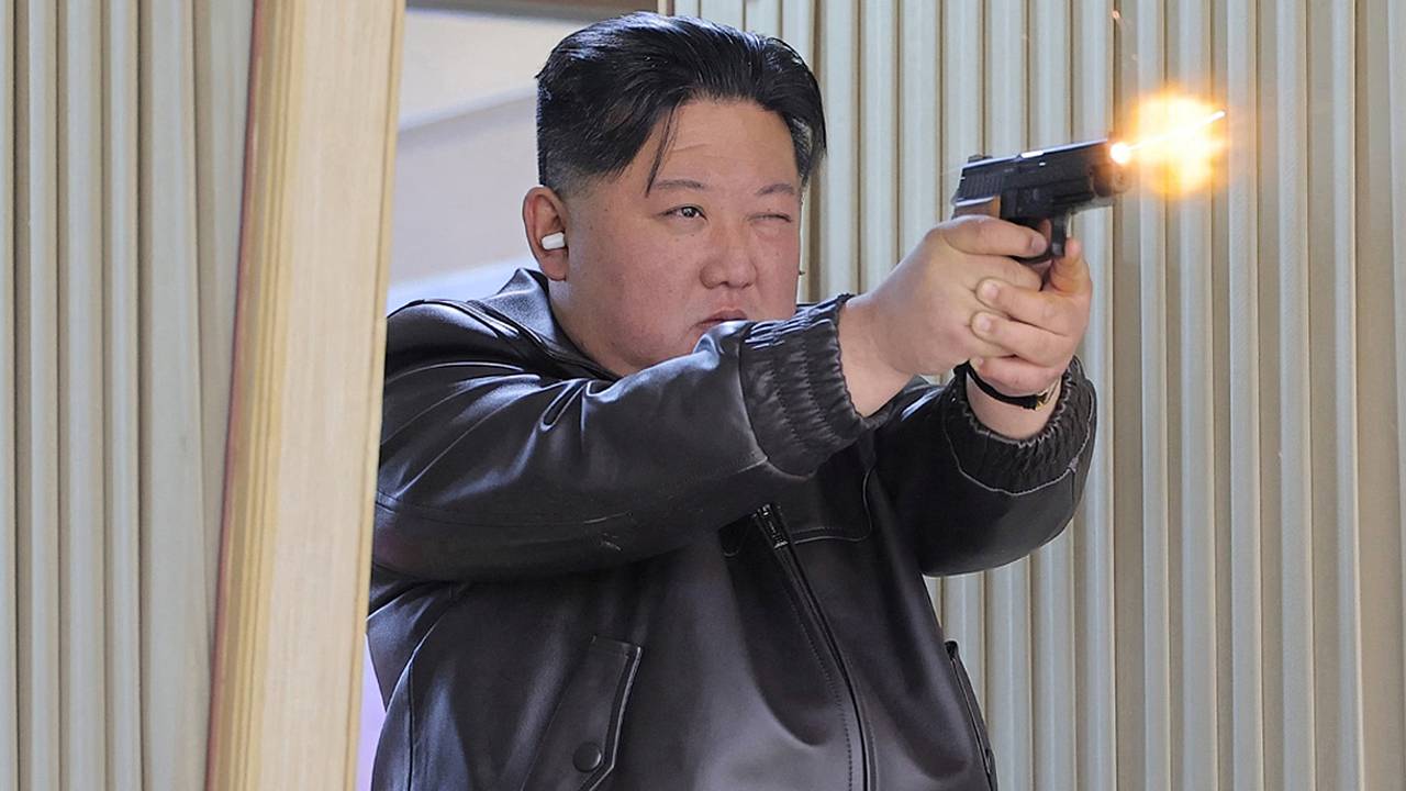 Подполковник ФСБ оценил технику стрельбы Ким Чен Ына из пистолета Подполковник ФСБ оценил технику стрельбы Ким Чен Ына из пистолета
