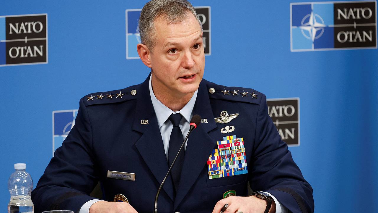 Главком НАТО испугался России