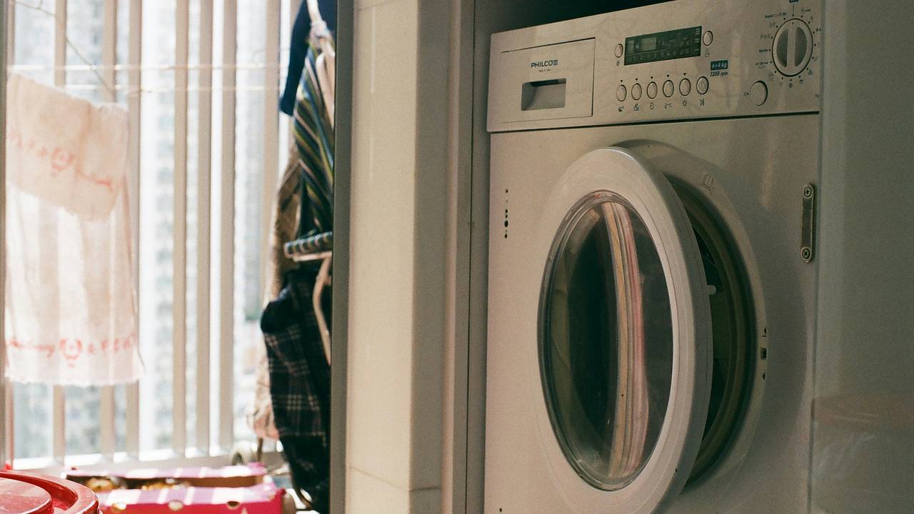 Россиян предупредили о штрафе за использование стиральной машины ночью