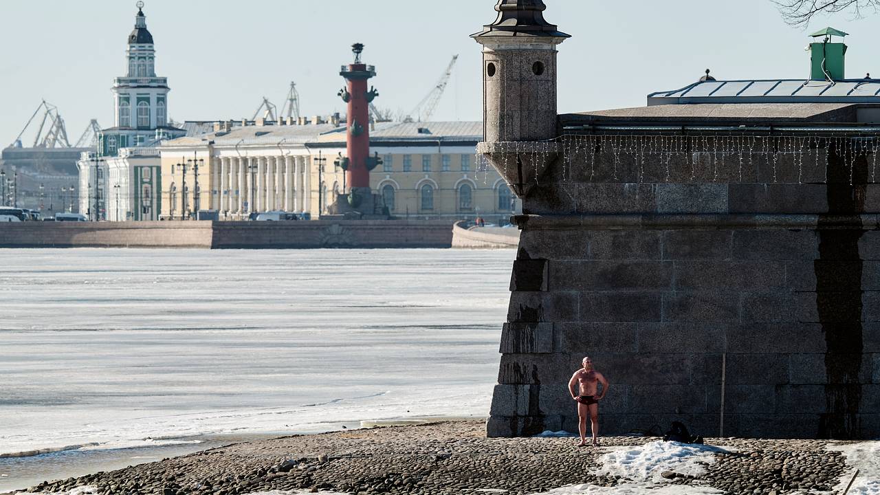 Петербург попрощался со снегом