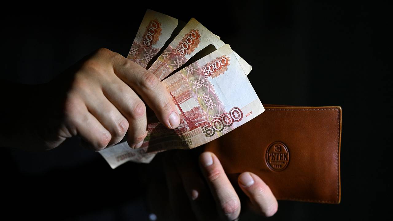 Погрязших в долгах россиян уличили в инфантильности