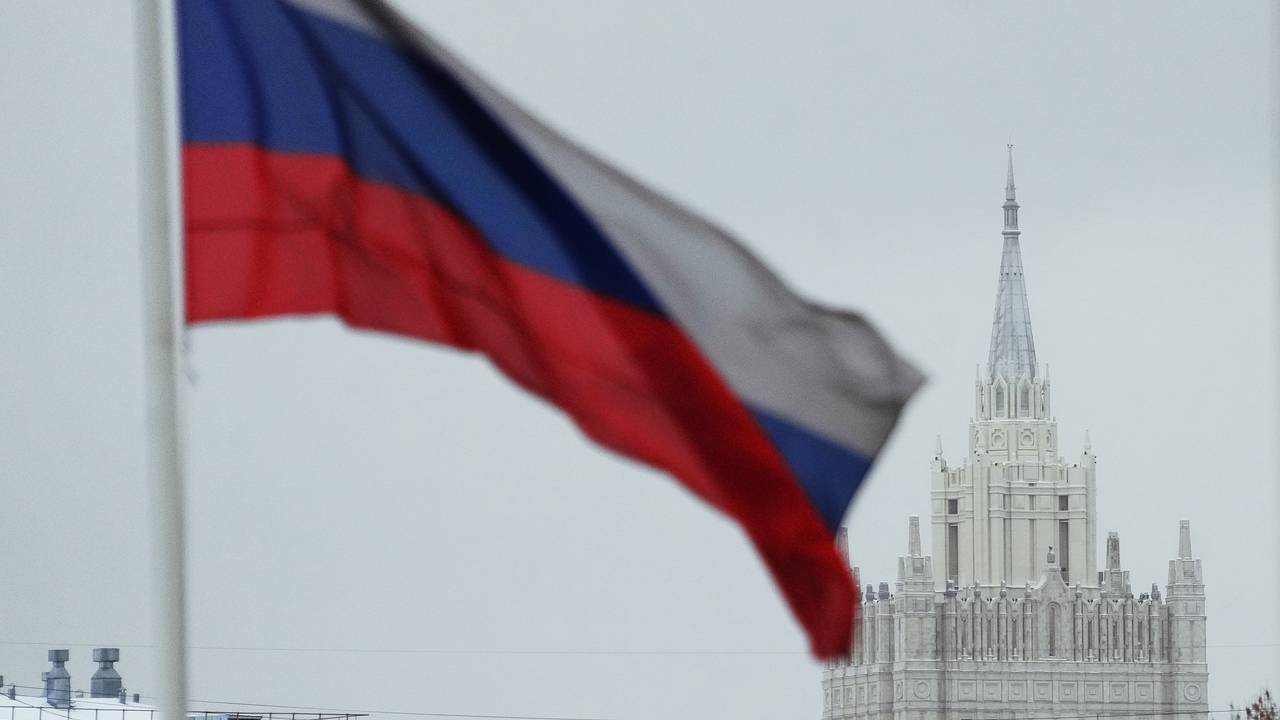 Премьеры Канады и Британии пообещали давить на Россию
