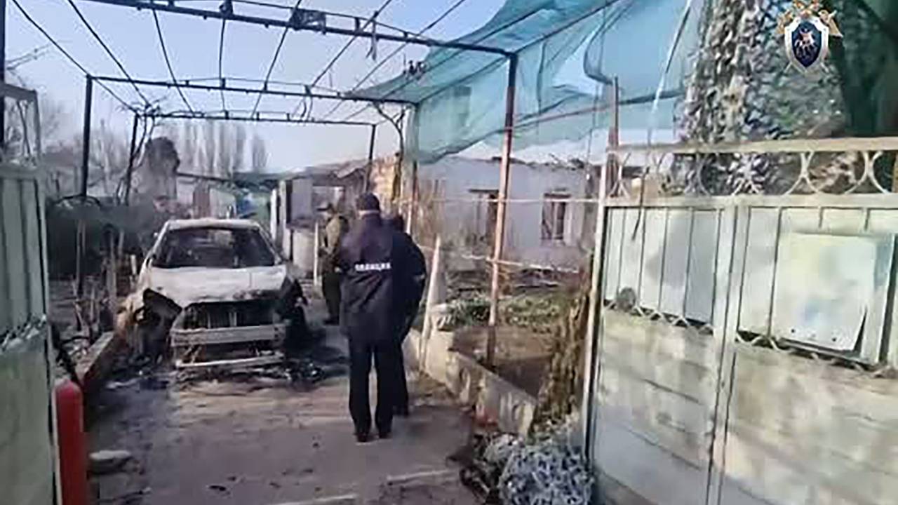 Арсенал напавшего на полицейских в Крыму показали на видео
