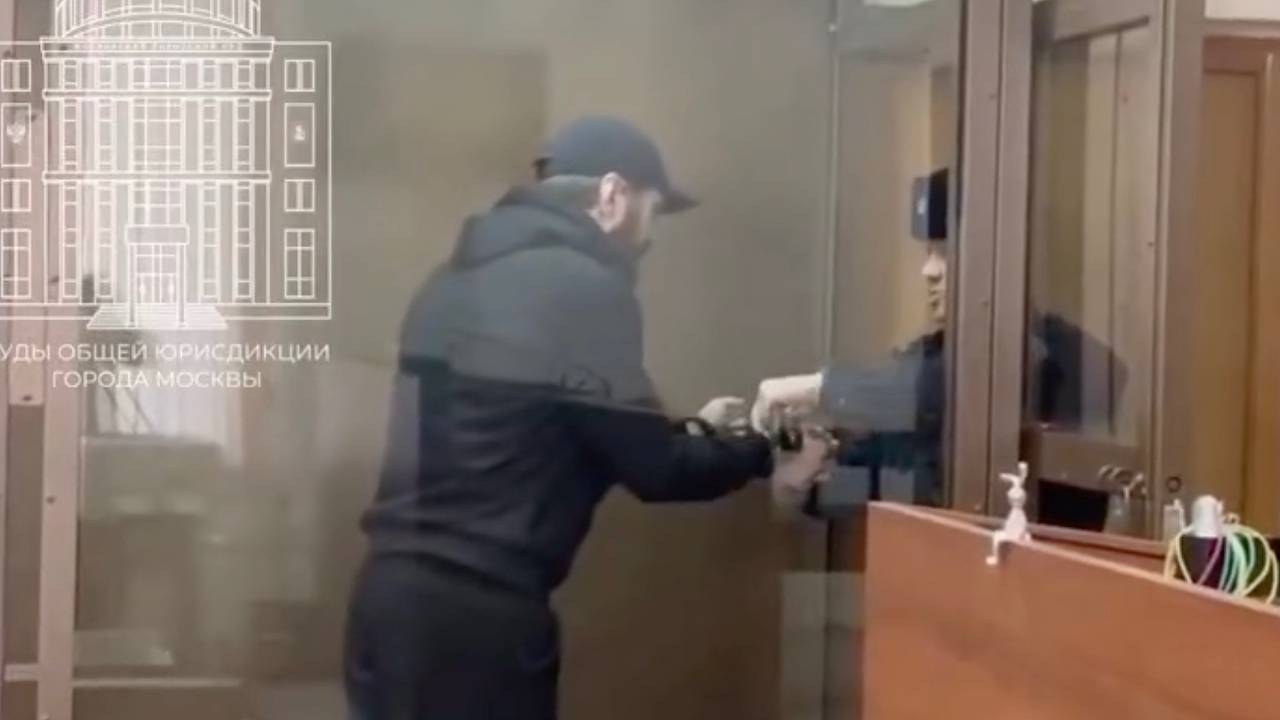 Российский боец ММА отработает тренировку ударов на памятнике