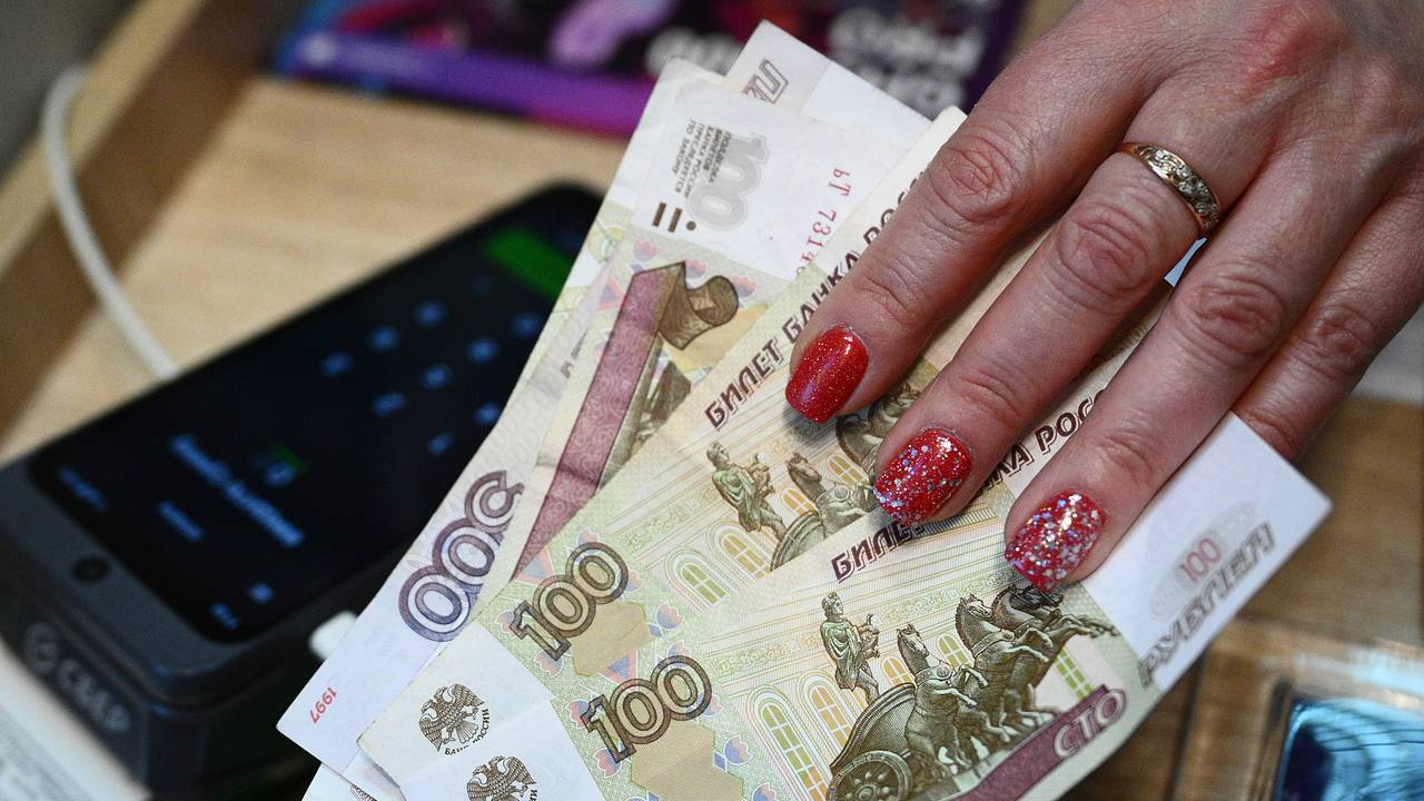 Почти сто россиян потеряли миллионы из-за мебельной мошенницы