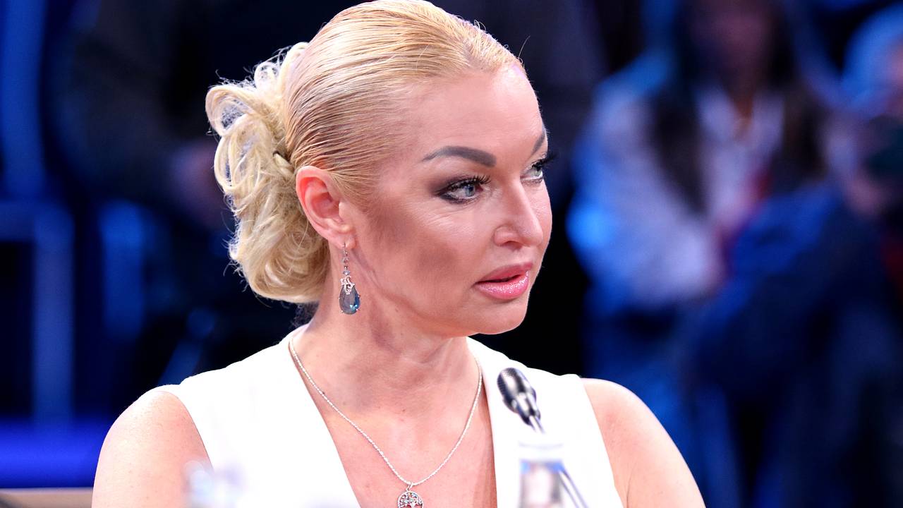 Волочкова объяснила отмену выступлений Захаровой в Риме