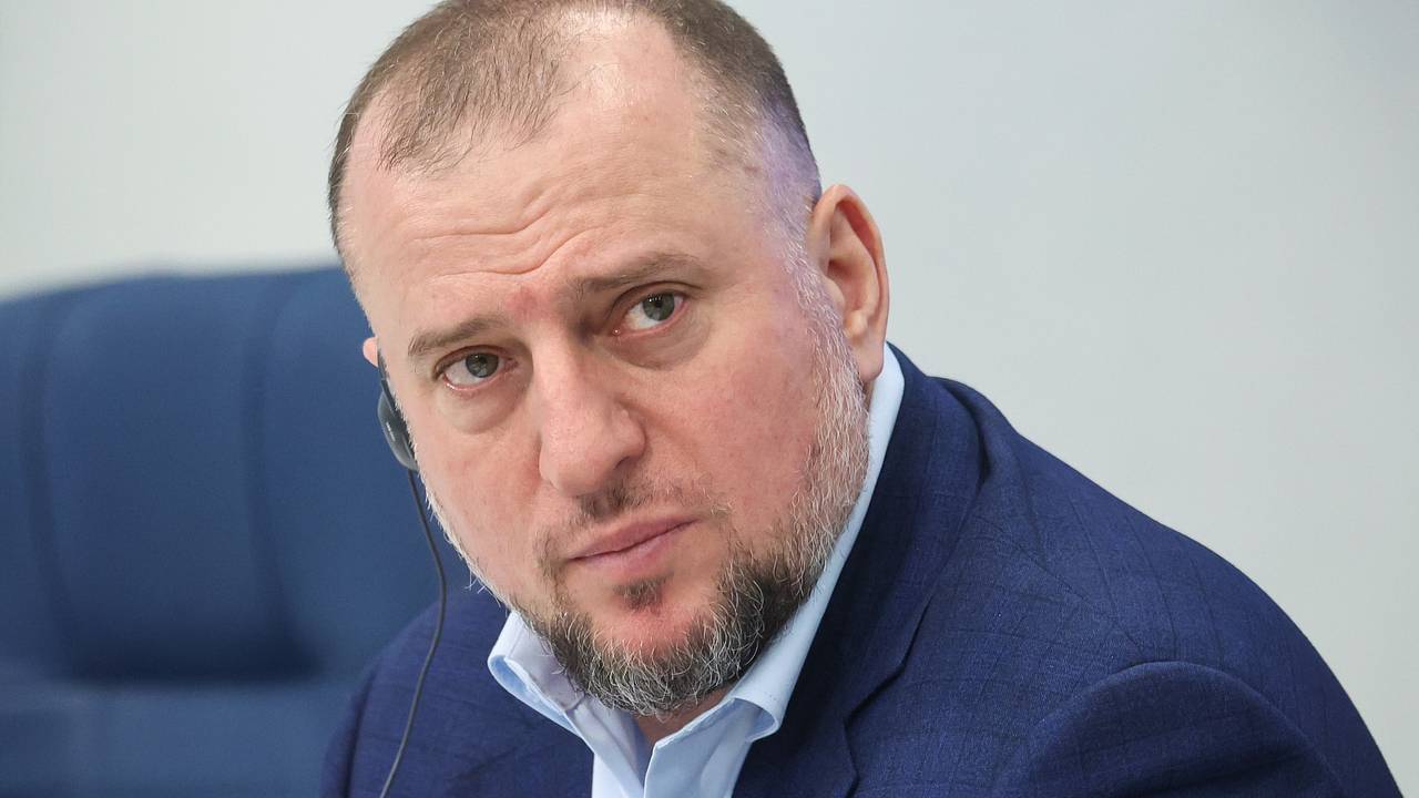 Известный блогер и борец с оппозицией внезапно начал критиковать СВО. Алаудинов был в шоке после разговора с ним Известный блогер и борец с оппозицией внезапно начал критиковать СВО. Алаудинов был в шоке после разговора с ним