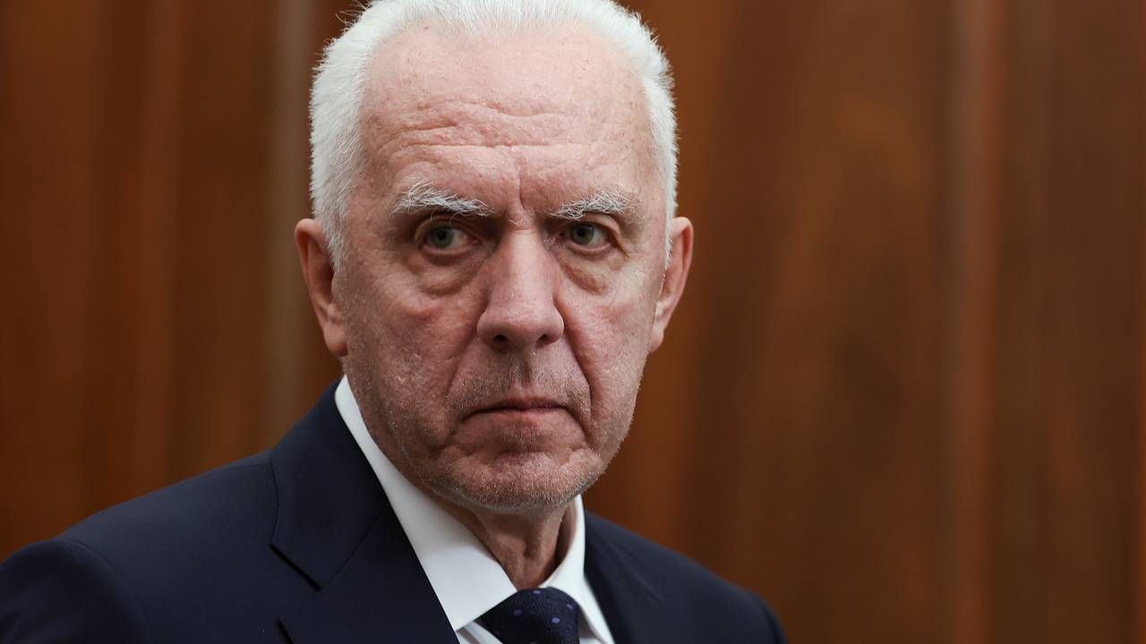 Безногому участнику СВО предложили стать дворником