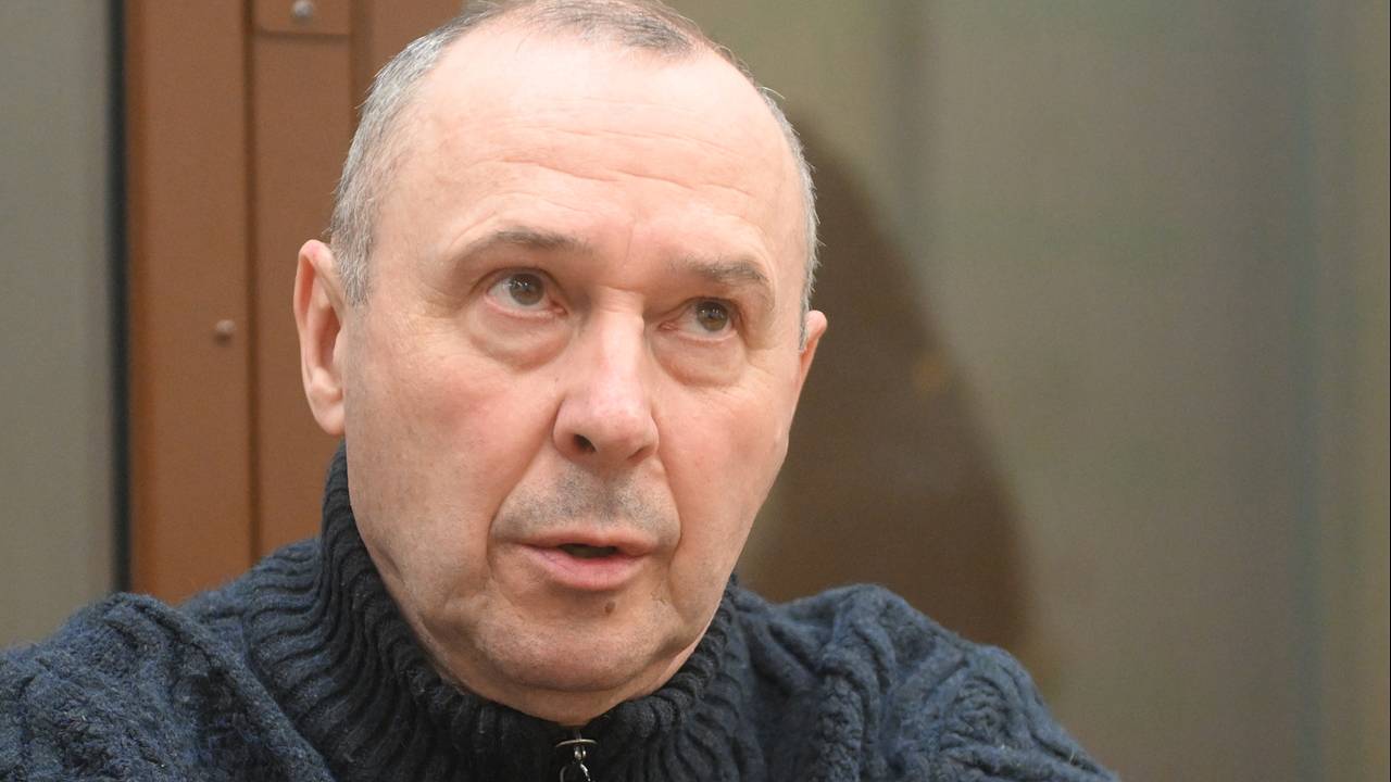 В кабинете генерала Минобороны России нашли 10 миллионов рублей В кабинете генерала Минобороны России нашли 10 миллионов рублей