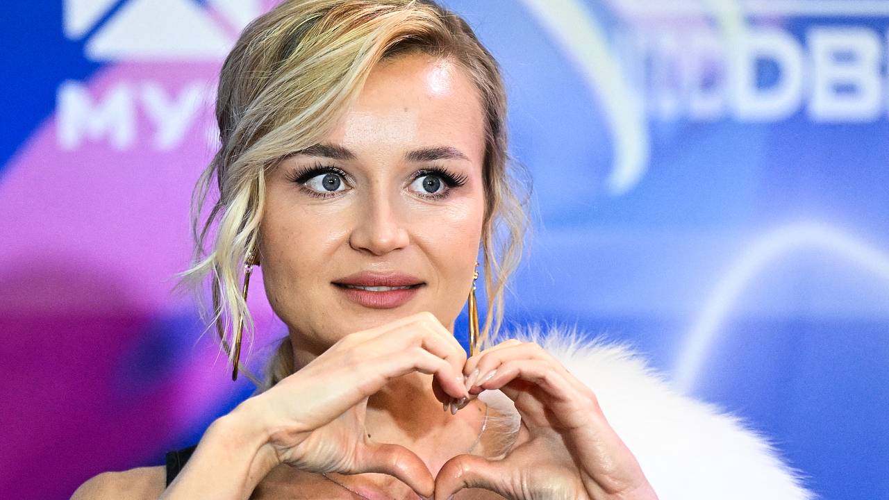 Полина Гагарина похвасталась люксовой машиной 18-летнего сына за миллионы рублей Полина Гагарина похвасталась люксовой машиной 18-летнего сына за миллионы рублей
