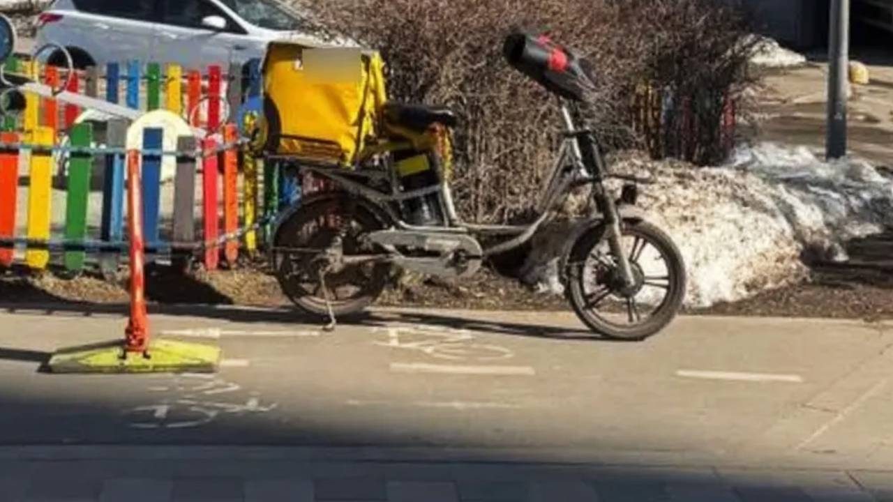 Водитель электровелосипеда сбил ребенка на самокате в Москве