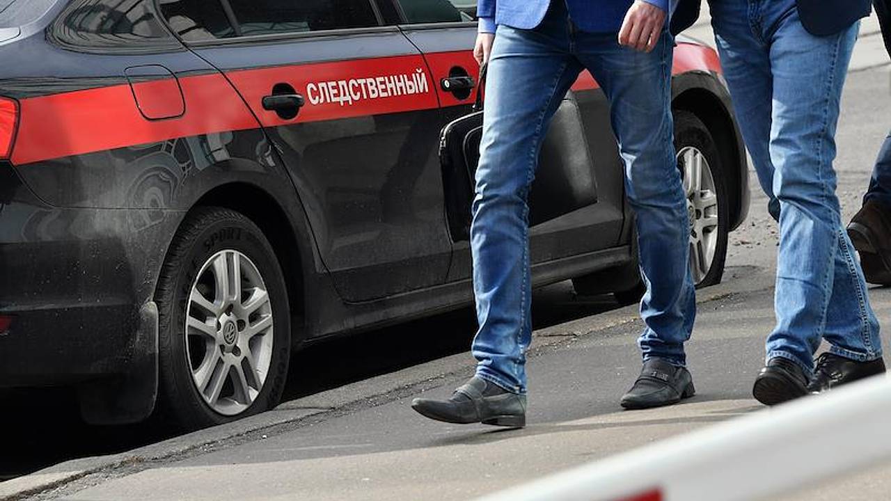 Пьяный подросток во время застолья напал с ножом на подругу матери