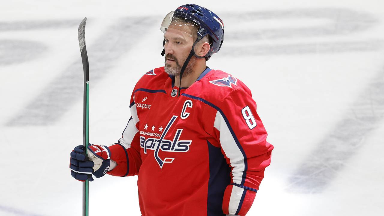 Глава IIHF оценил достижение забросившего тысячу шайб в НХЛ Овечкина Глава IIHF оценил достижение забросившего тысячу шайб в НХЛ Овечкина