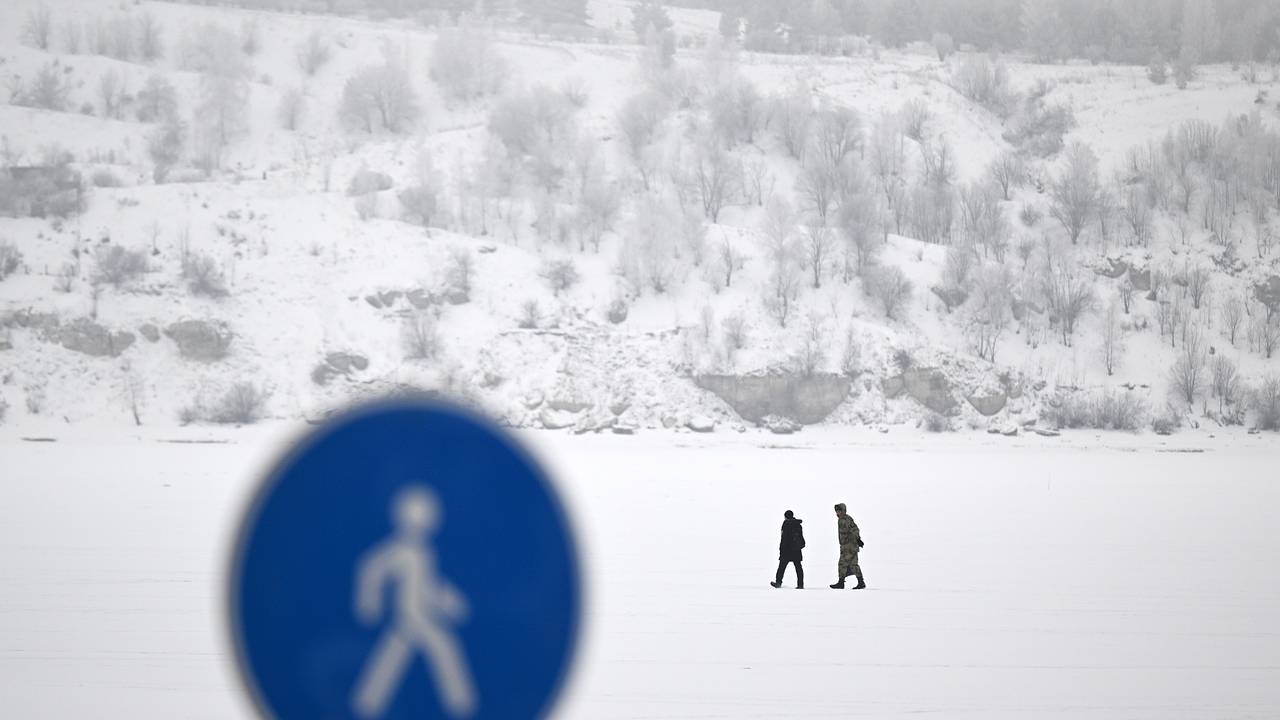 В России подростки переходили Волгу по льду и пропали