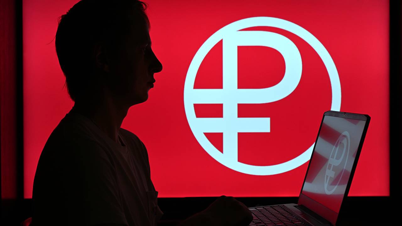 Более миллиарда рублей вывели финансисты из России