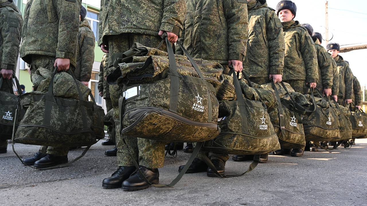 В России сократили срок уведомления об увольнении некоторых граждан с отсрочкой от призыва В России сократили срок уведомления об увольнении некоторых граждан с отсрочкой от призыва