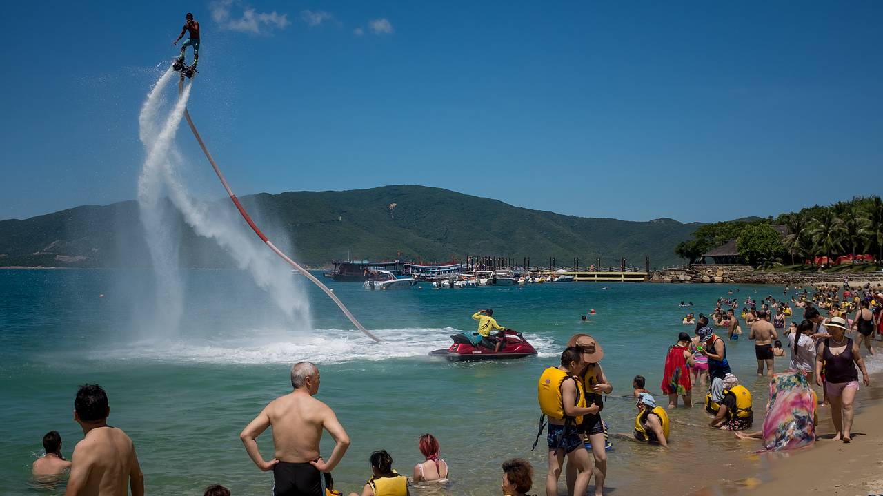 Тревел-блогеры описали курорт Азии фразой «русская резервация»