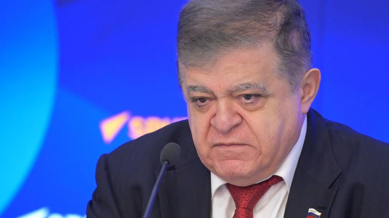 В России отреагировали на разрешение Ирана прохода через Ормузский пролив