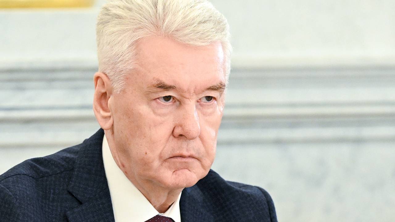 Системы ПВО сбили 12 летевших на Москву беспилотников