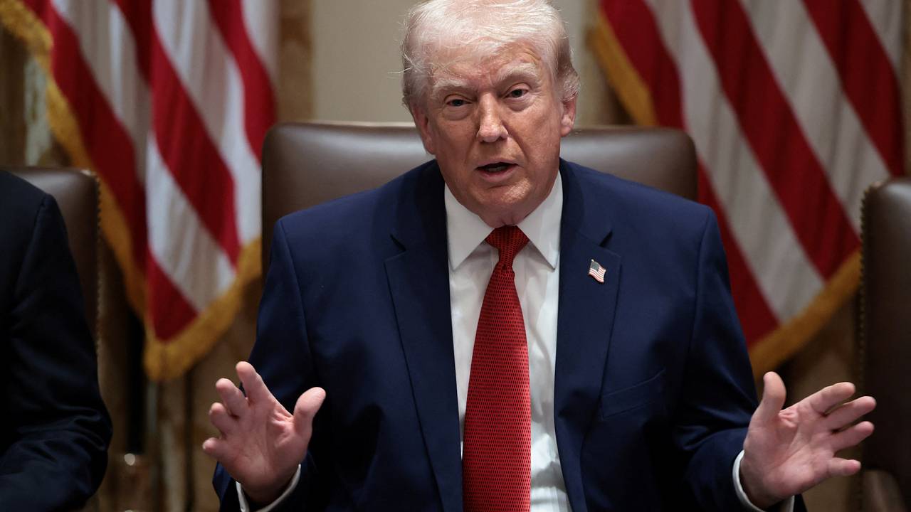 Трамп продлил санкции против России