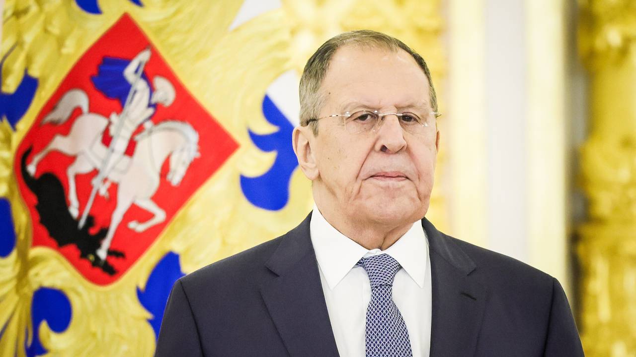 Лавров прокомментировал планы Британии и Франции передать Украине ядерное оружие