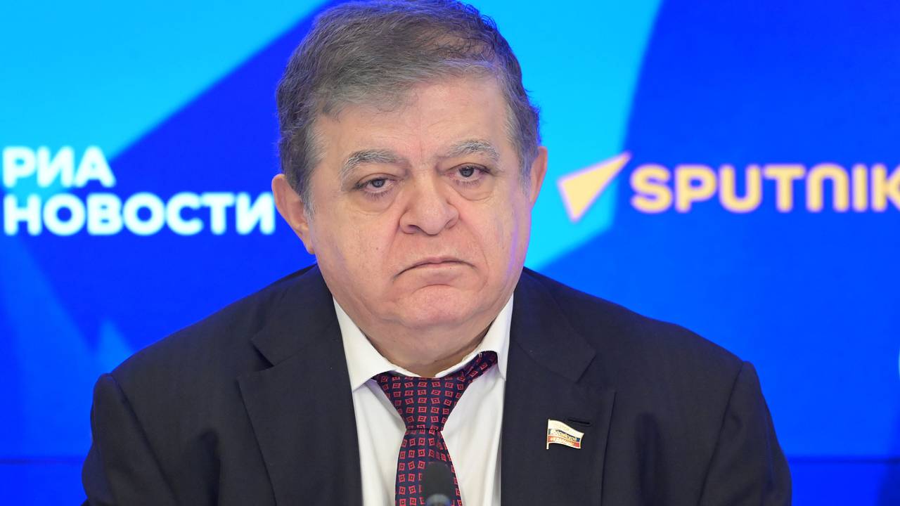 В России прокомментировали атаку с коктейлями Молотова на Русский дом в Праге