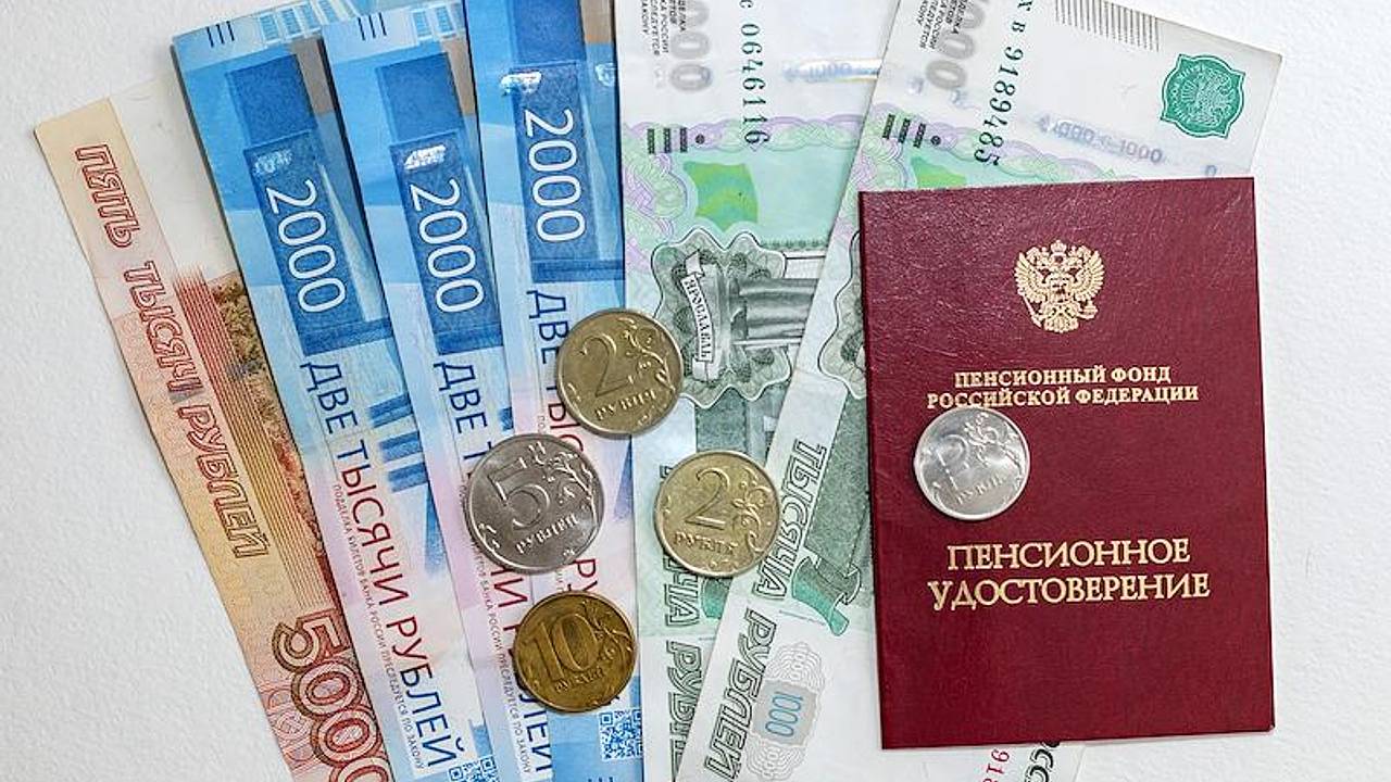 Россияне назвали достойный уровень пенсии