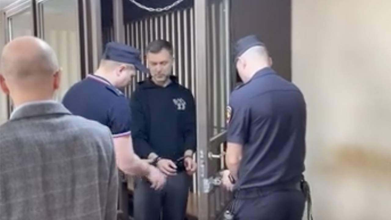 Замглавы Челябинска арестовали по делу о злоупотреблении полномочиями Замглавы Челябинска арестовали по делу о злоупотреблении полномочиями