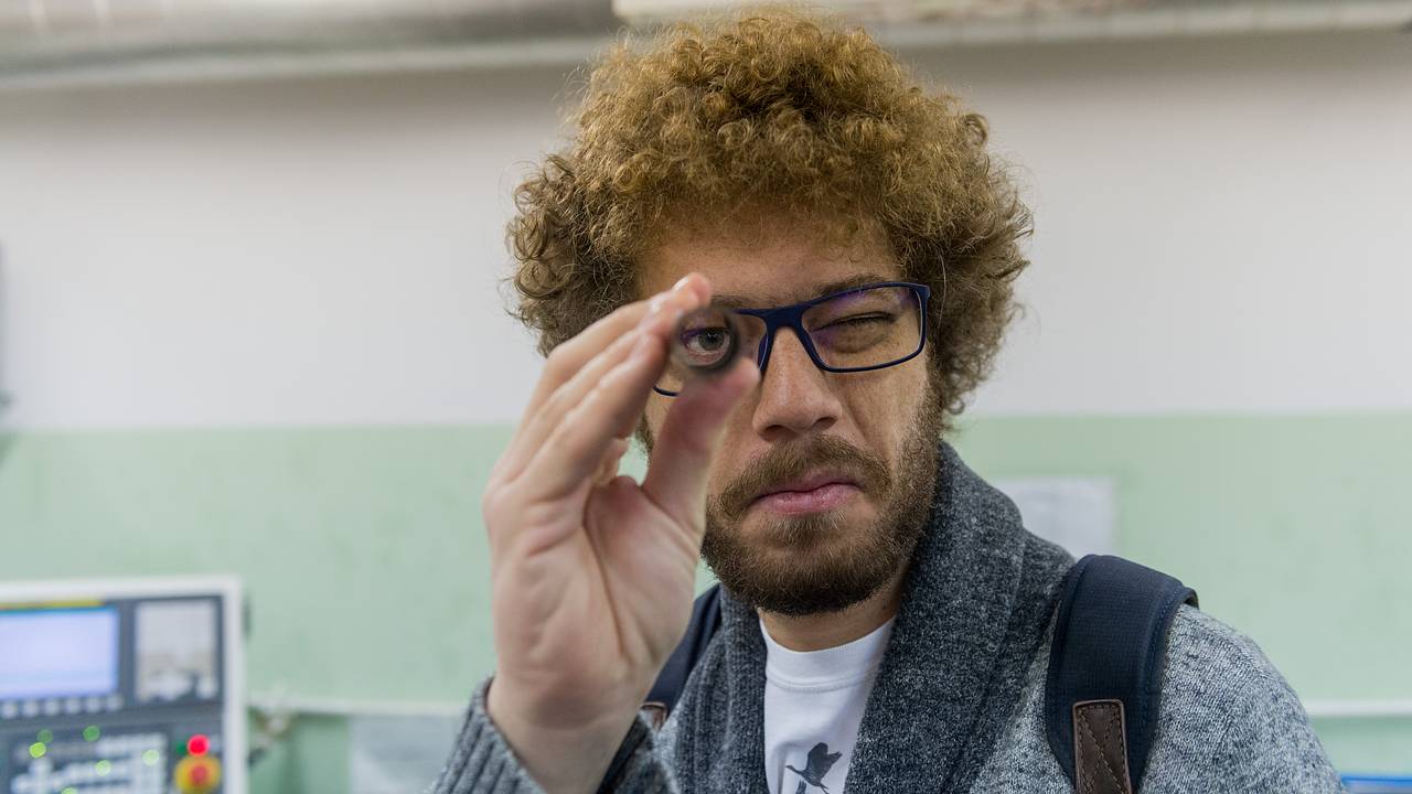 Варламов начал лысеть