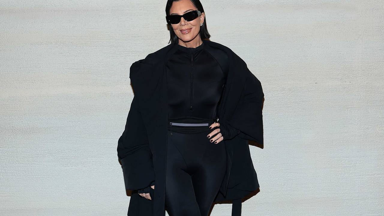 Китайцы нарекли Крис Дженнер богиней богатства и заполонили соцсети ее фото Китайцы нарекли Крис Дженнер богиней богатства и заполонили соцсети ее фото