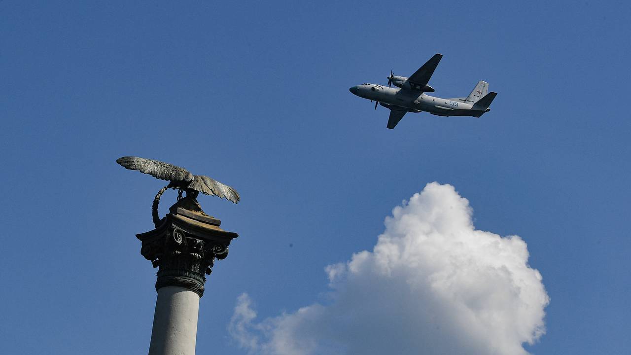 Признаков поражающего воздействия на борт нет. В Крыму разбился военно-транспортный Ан 26, погибли 29 человек Признаков поражающего воздействия на борт нет. В Крыму разбился военно-транспортный Ан 26, погибли 29 человек