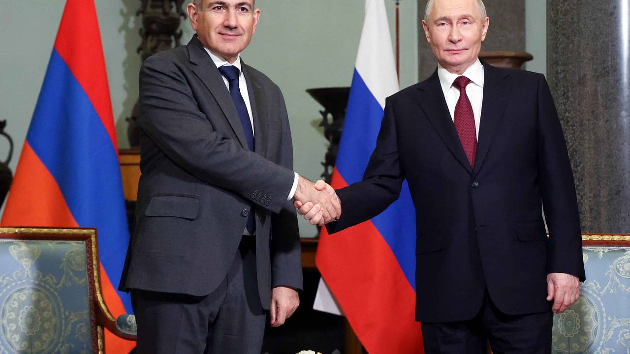 В Кремле рассказали о завтраке Путина с Пашиняном
