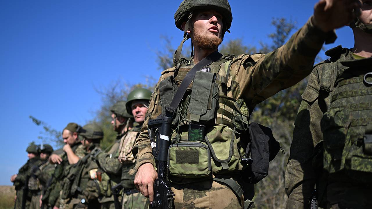 Российская армия заняла всю территорию ЛНР. Когда придет очередь ДНР и что говорят о дальнейшей судьбе Украины?