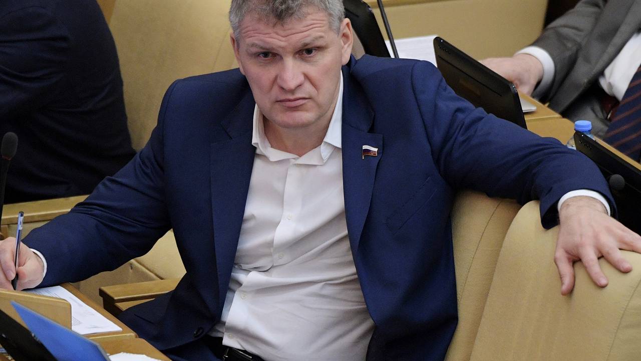В России высказались о сроке начала массового лечения рака вакцинацией