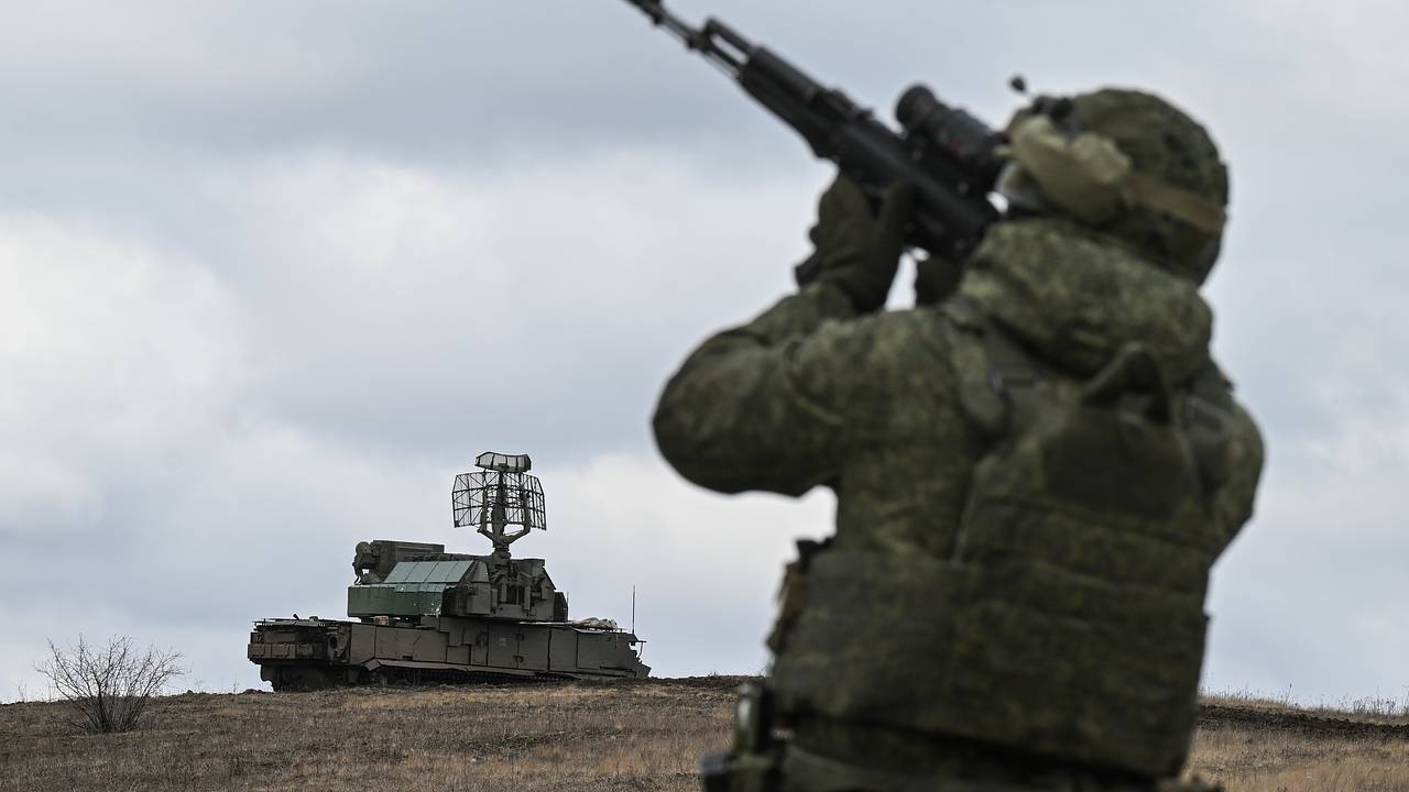 ВСУ атаковали регион России в 1500 километрах от Украины. Дрон попал в многоэтажку и вызвал мощный взрыв