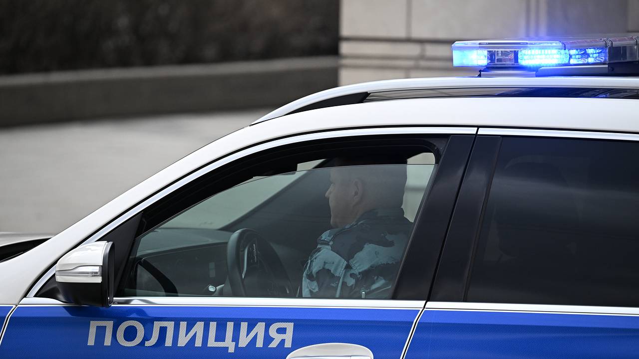 Информация об измене жениха привела на девичник россиянки полицейских