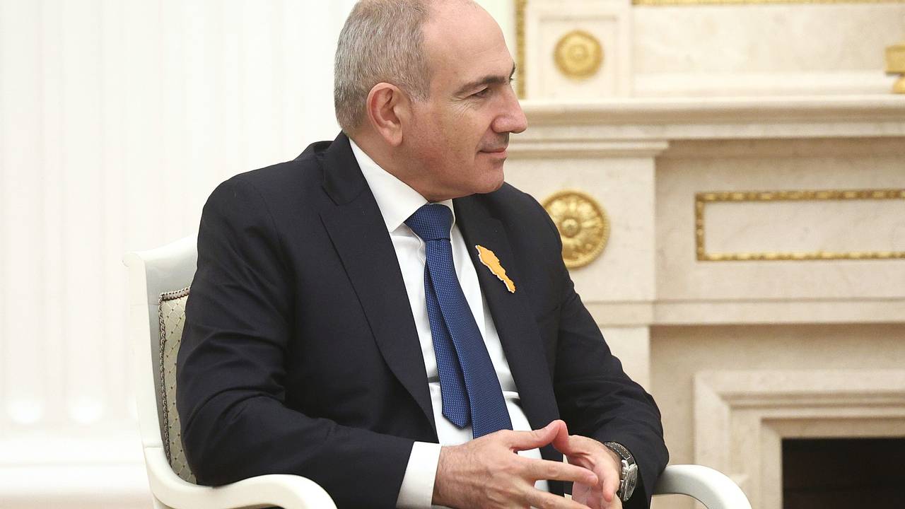 Пашинян оценил встречу с Путиным двумя словами