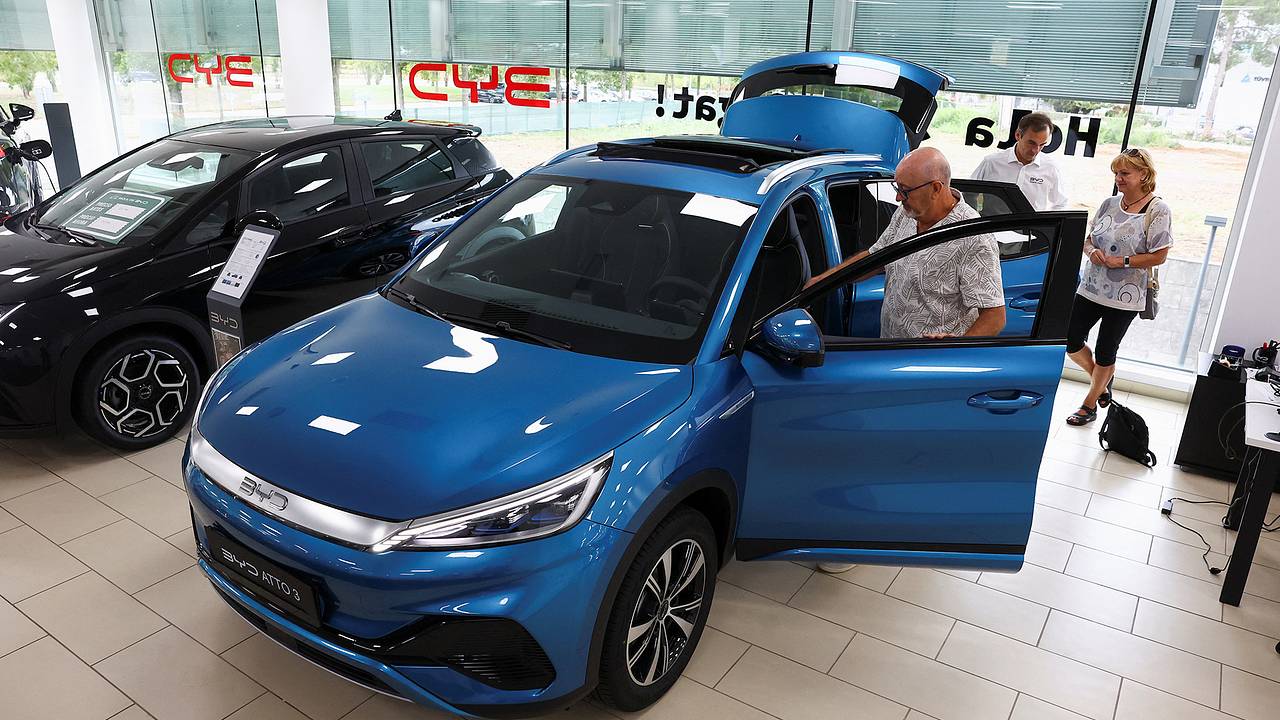Крупнейший автоконцерн столкнулся с обрушением продаж