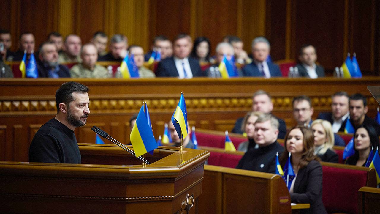 В партии Зеленского нашли виновных в проблемах обороны Украины
