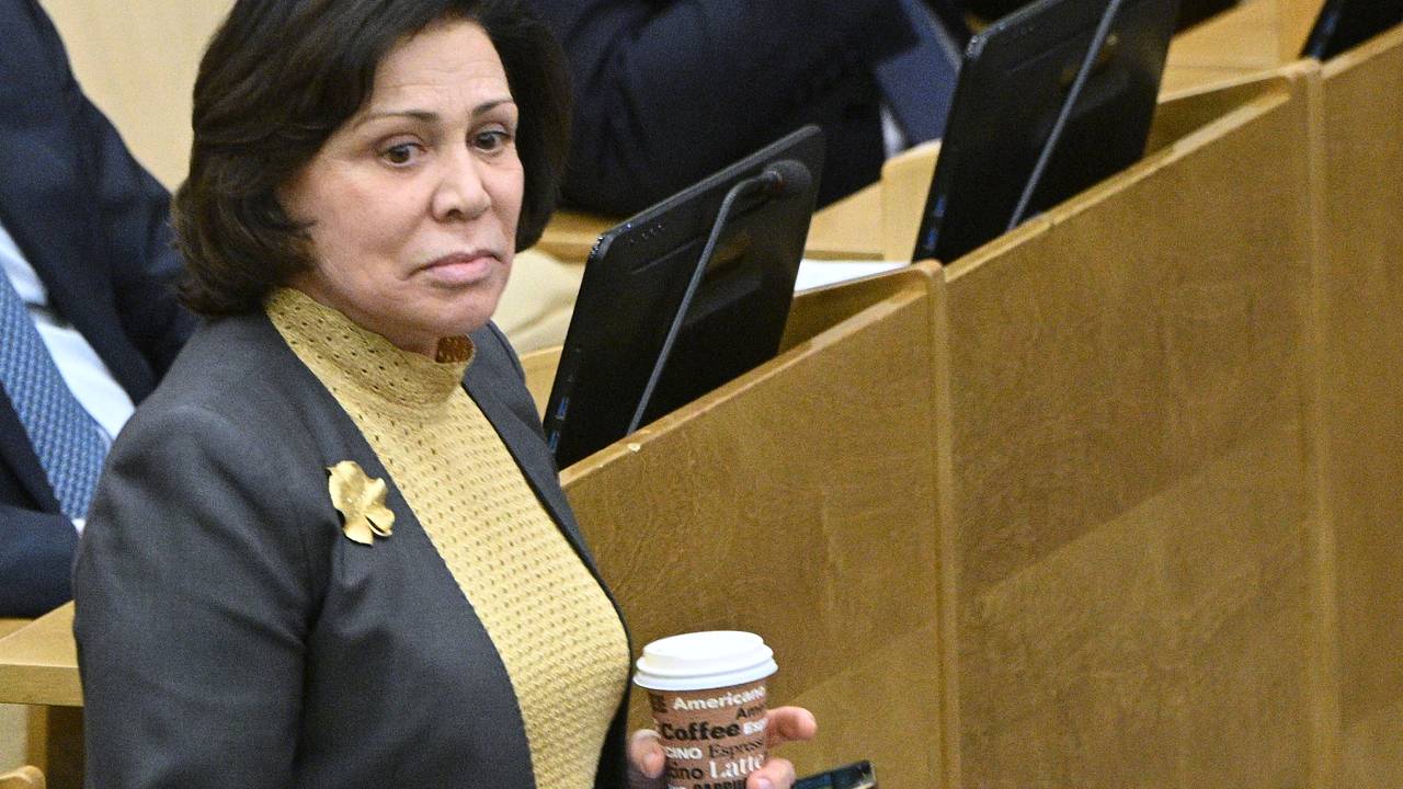 Роднина признала невозможность просмотра российского футбола без пива