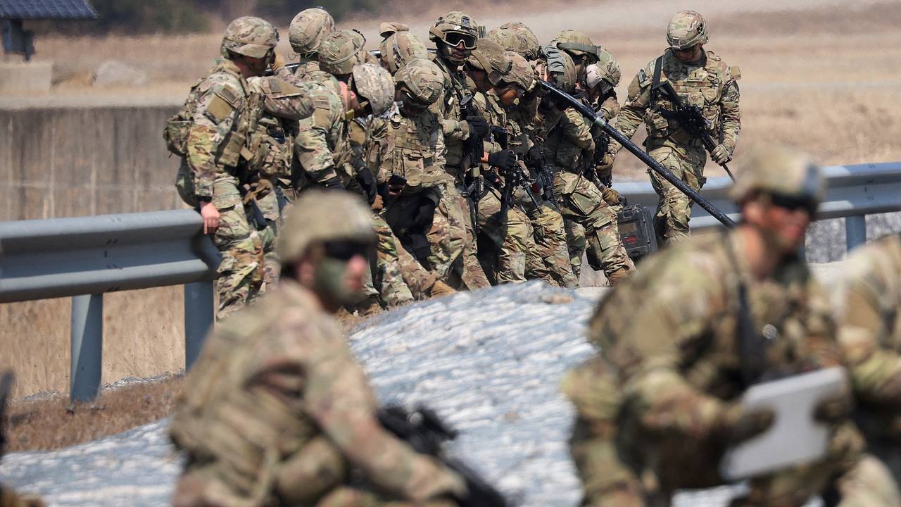 Пентагон эвакуировал военных с ряда баз США на Ближнем Востоке