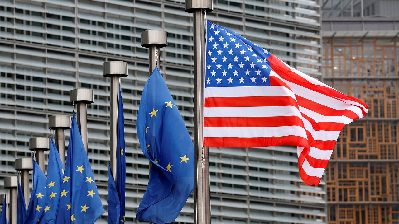 Экс-дипломат предрек неизбежный уход США из Европы