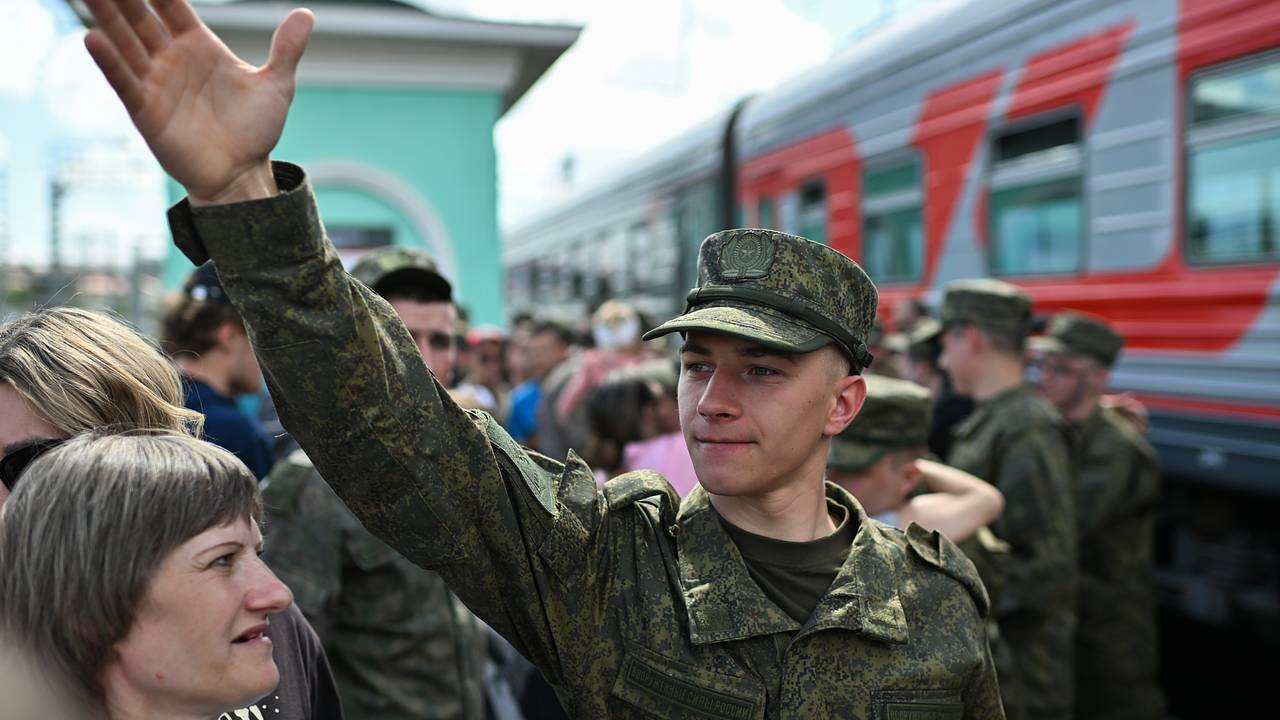 Получившим оповещение от Реестра воинского учета напомнили правила выдачи повесток