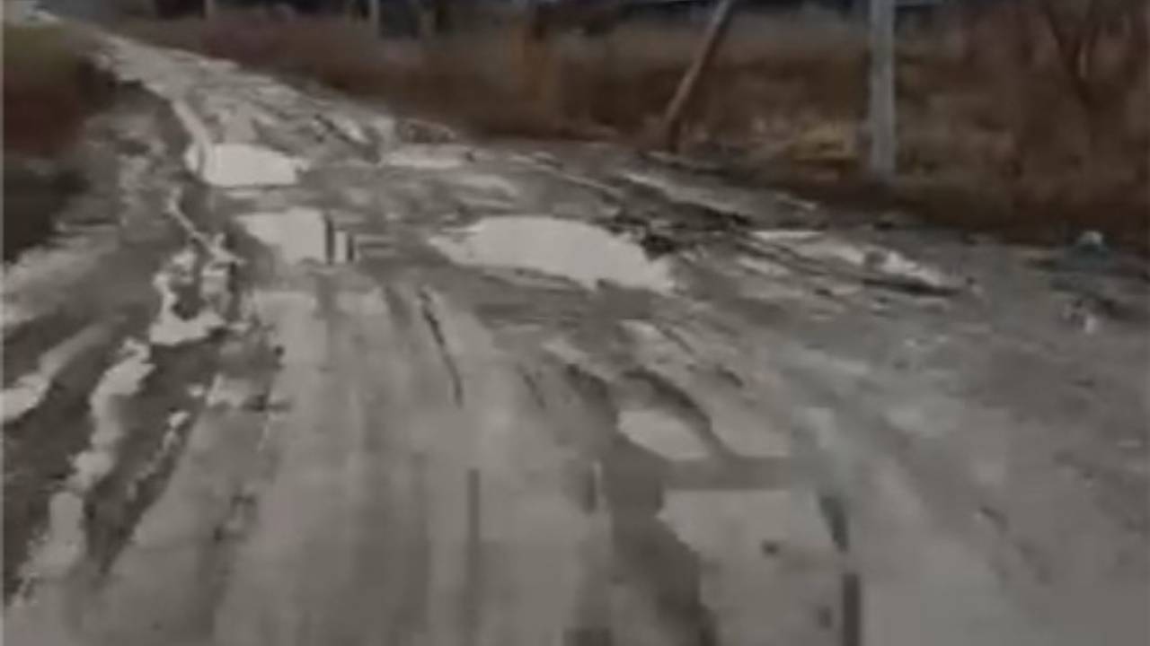 Жители российского региона пожаловались на дороги с дырами