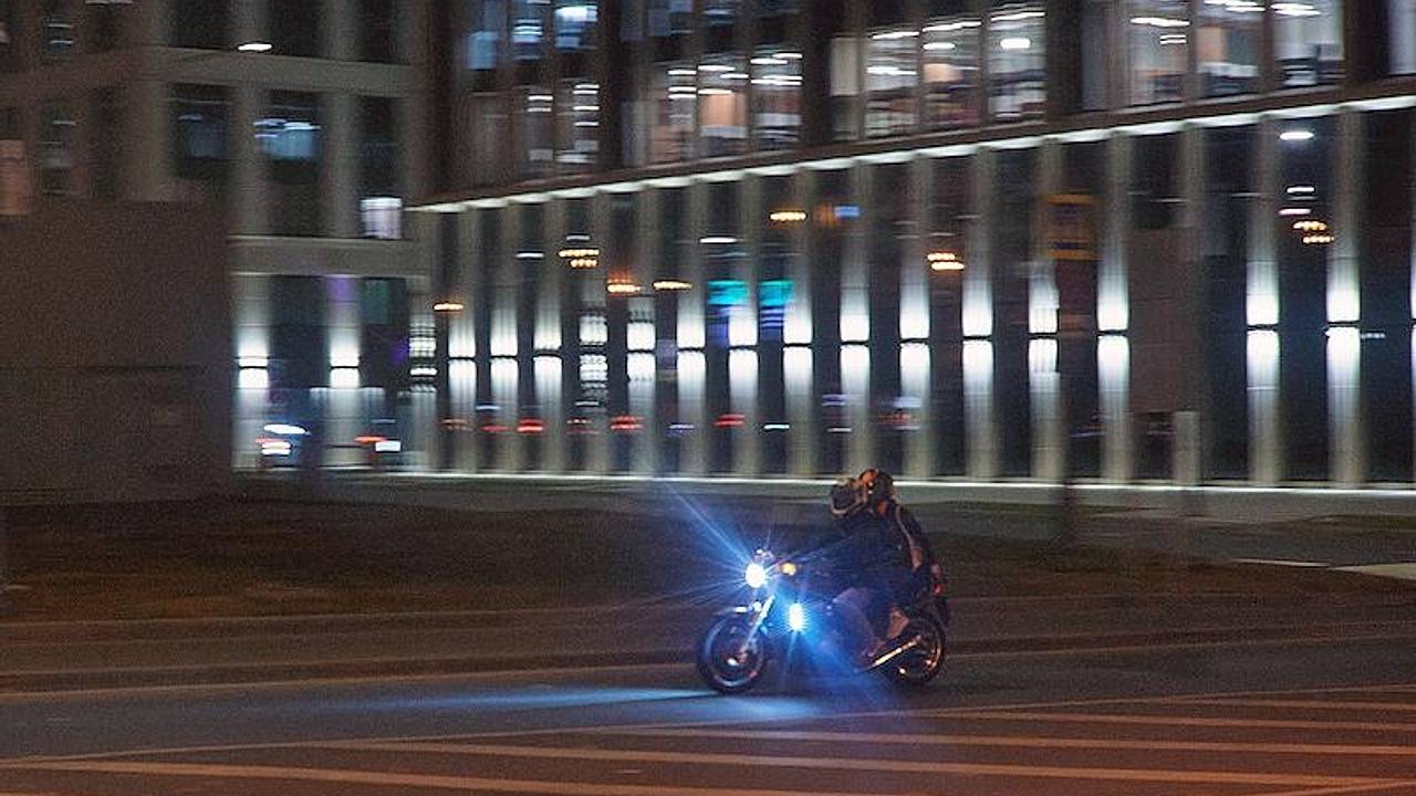 Россиян предупредили о штрафе за шум двигателя мотоцикла по ночам