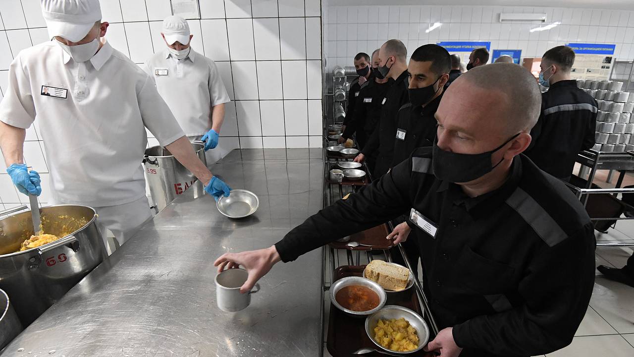 Российским заключенным пообещали яйца и масло