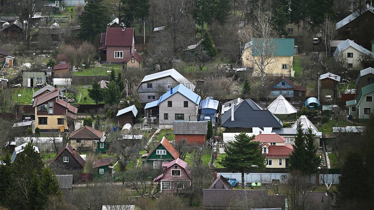 Желающим продать старые дачи россиянам предсказали трудности